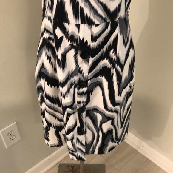 Gorgeous halter dress from Cache’ - Picture 3 of 8